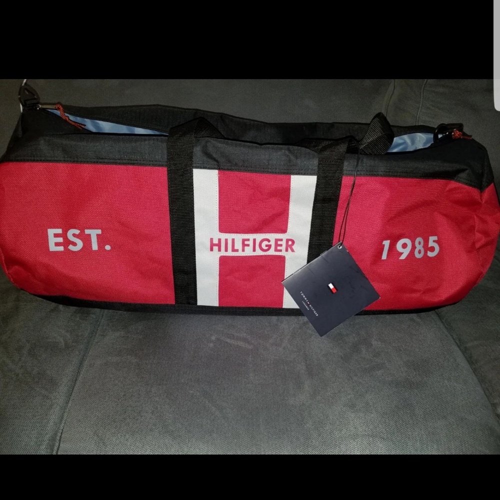 NWT Tommy HILFIGER Duffle Bag